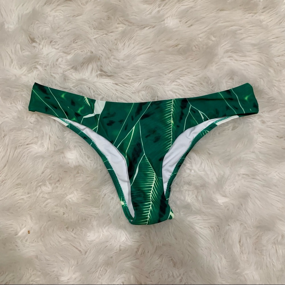 Cupshe Leaf Bikini - Picture 5 of 6